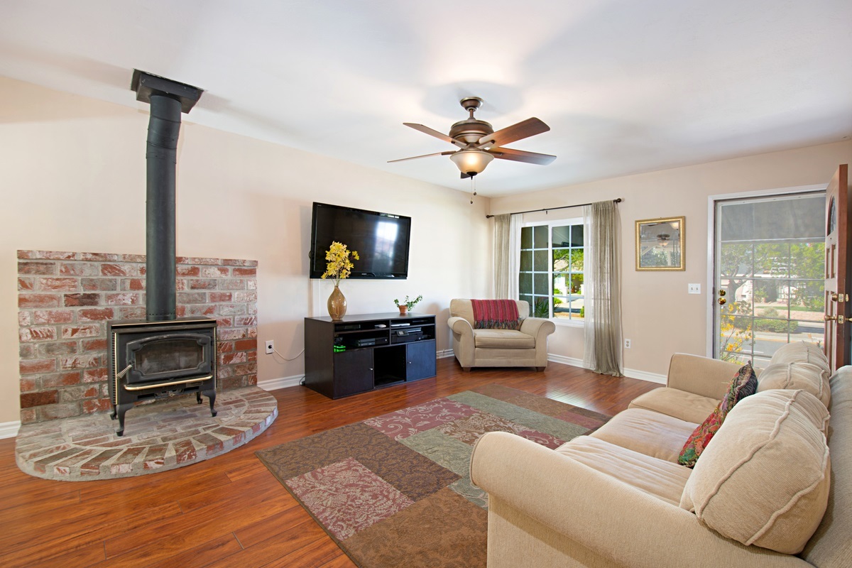 13361 Carriage Road Poway, CA 92064 - Photo 7 of 24