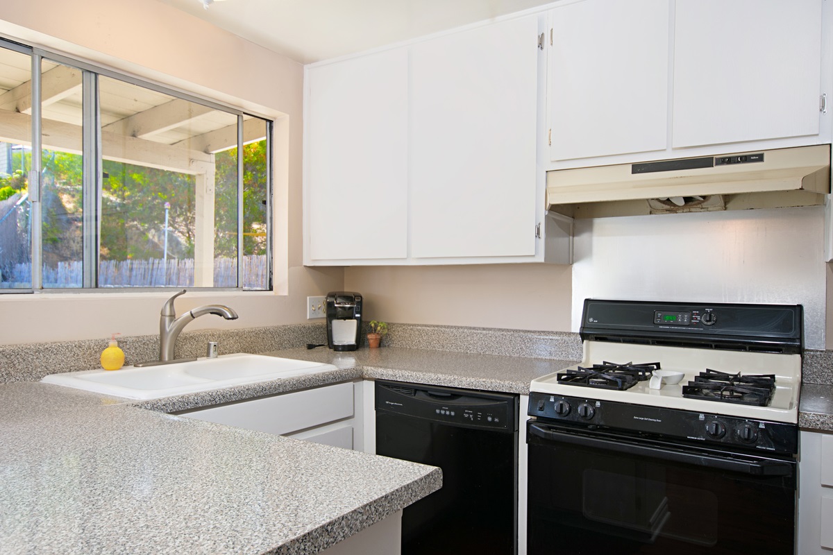 13361 Carriage Road Poway, CA 92064 - Photo 10 of 24