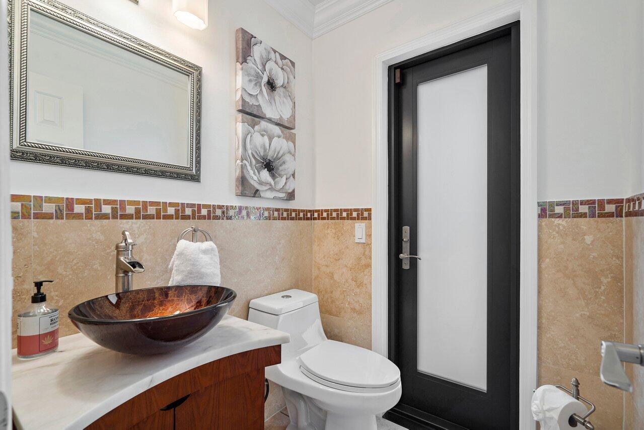 23228 L'Ermitage Circle Boca Raton, FL 33433 - Photo 21 of 36 Cabana Bath