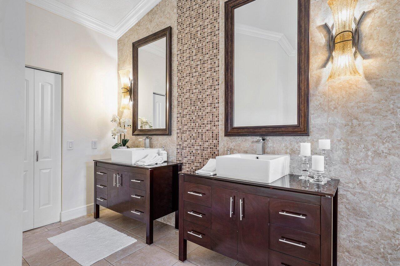 23228 L'Ermitage Circle Boca Raton, FL 33433 - Photo 28 of 36 Master Bath