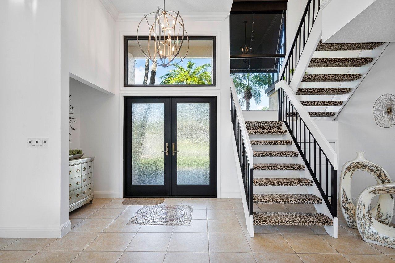 23228 L'Ermitage Circle Boca Raton, FL 33433 - Photo 5 of 36 Foyer