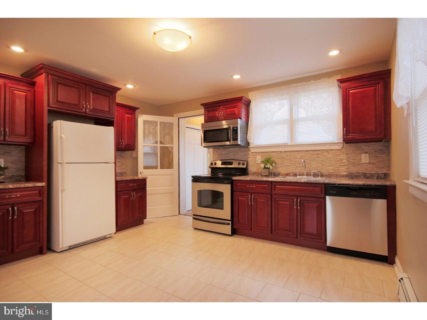 810 Norcross Road Lindenwold, NJ 08021 - Photo 3 of 19