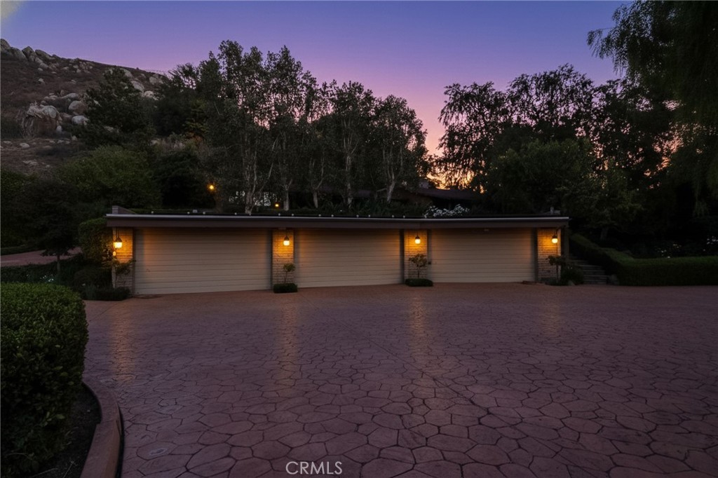6146 Hawarden Drive Riverside, CA 92506 - Photo 54 of 75 a view of outdoor space and yard