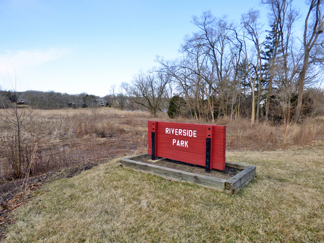 1727 Riverside Avenue St. Charles, IL 60174 - Photo 30 of 50 a sign that is sitting in the middle of a yard