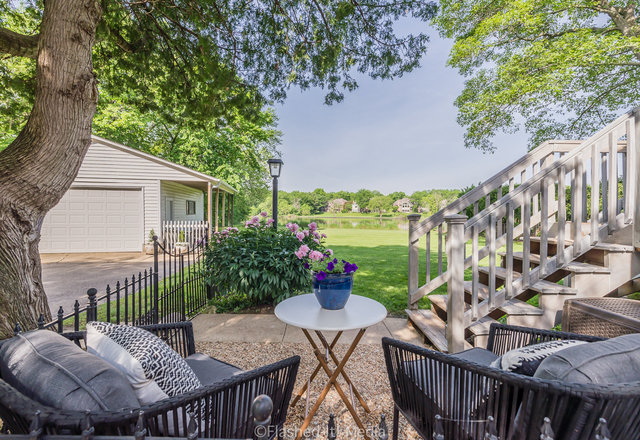 1727 Riverside Avenue St. Charles, IL 60174 - Photo 39 of 50 a view of a patio with a table and chairs