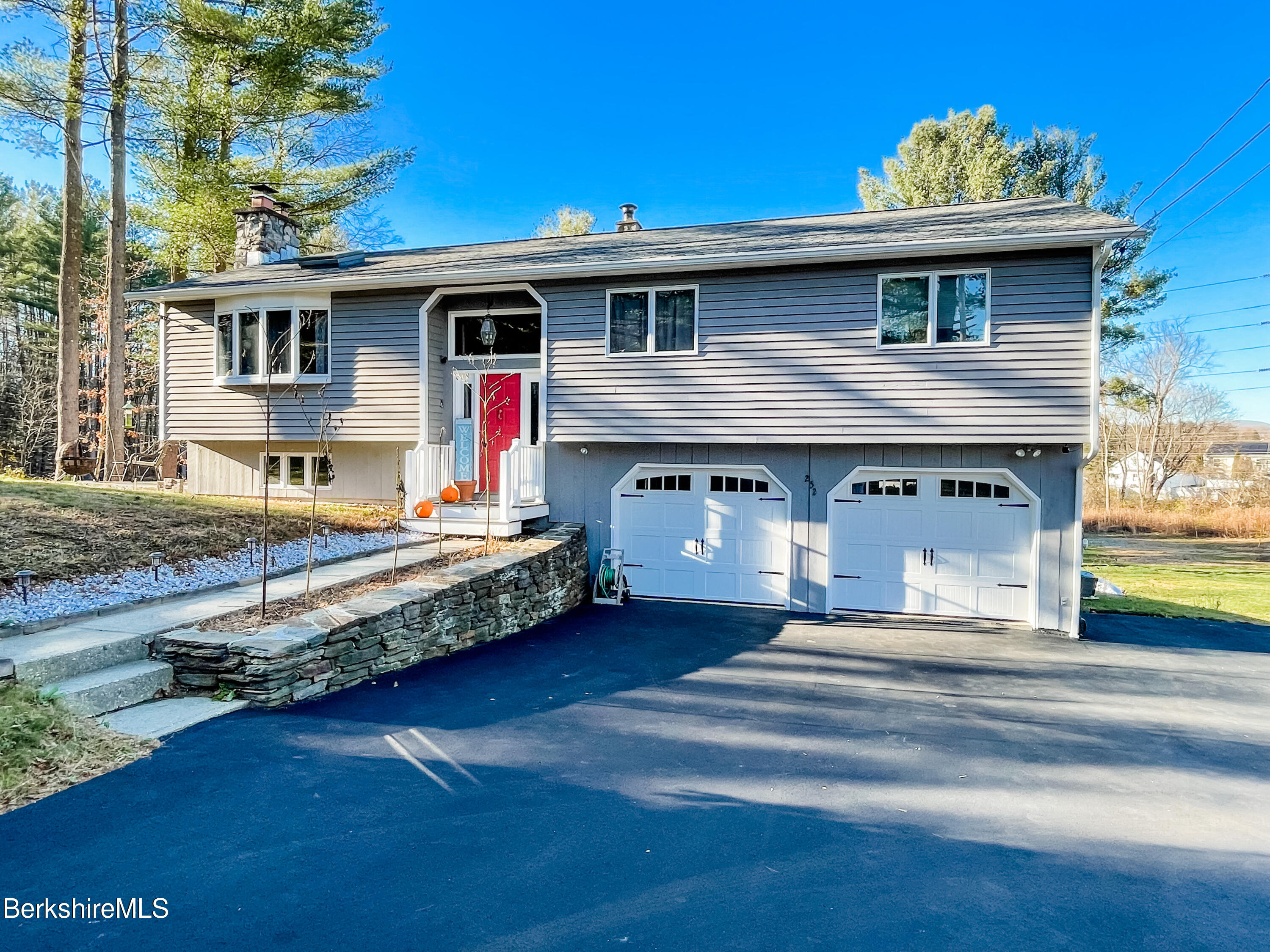 252 Barker Road Pittsfield, MA 01201 - Photo 1 of 31 IMG_8042