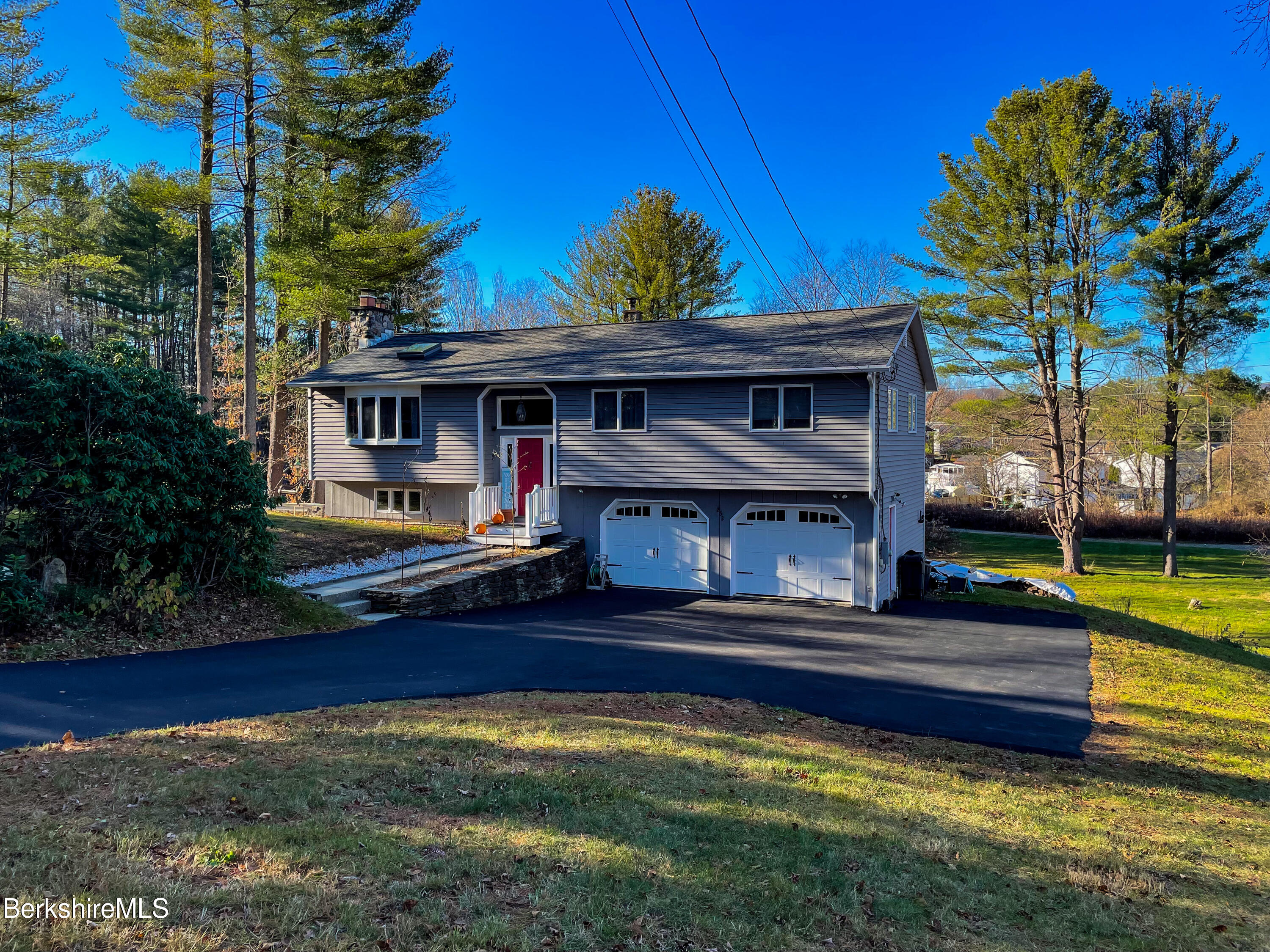 252 Barker Road Pittsfield, MA 01201 - Photo 2 of 31 IMG_8040