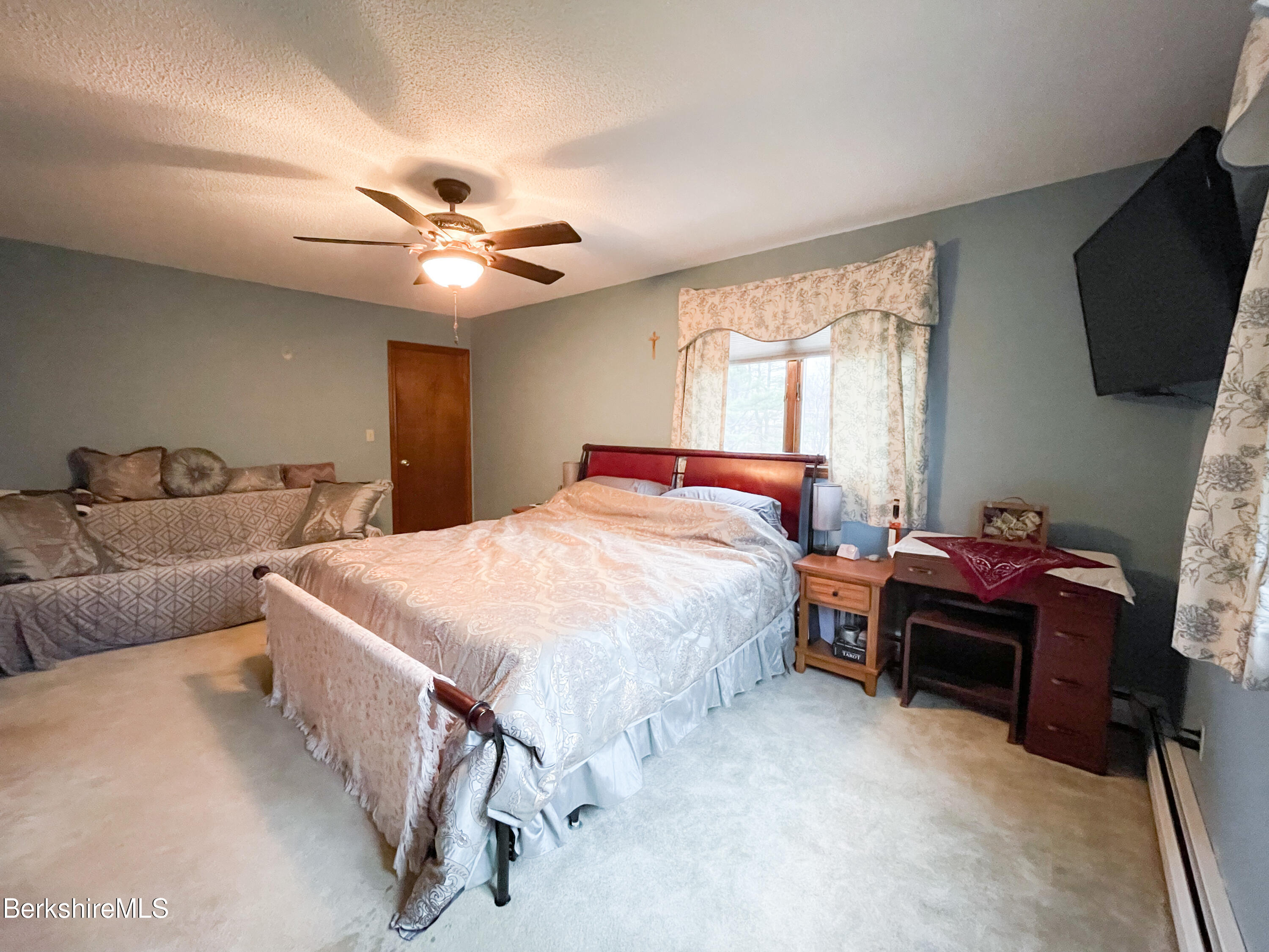 252 Barker Road Pittsfield, MA 01201 - Photo 21 of 31 IMG_8112