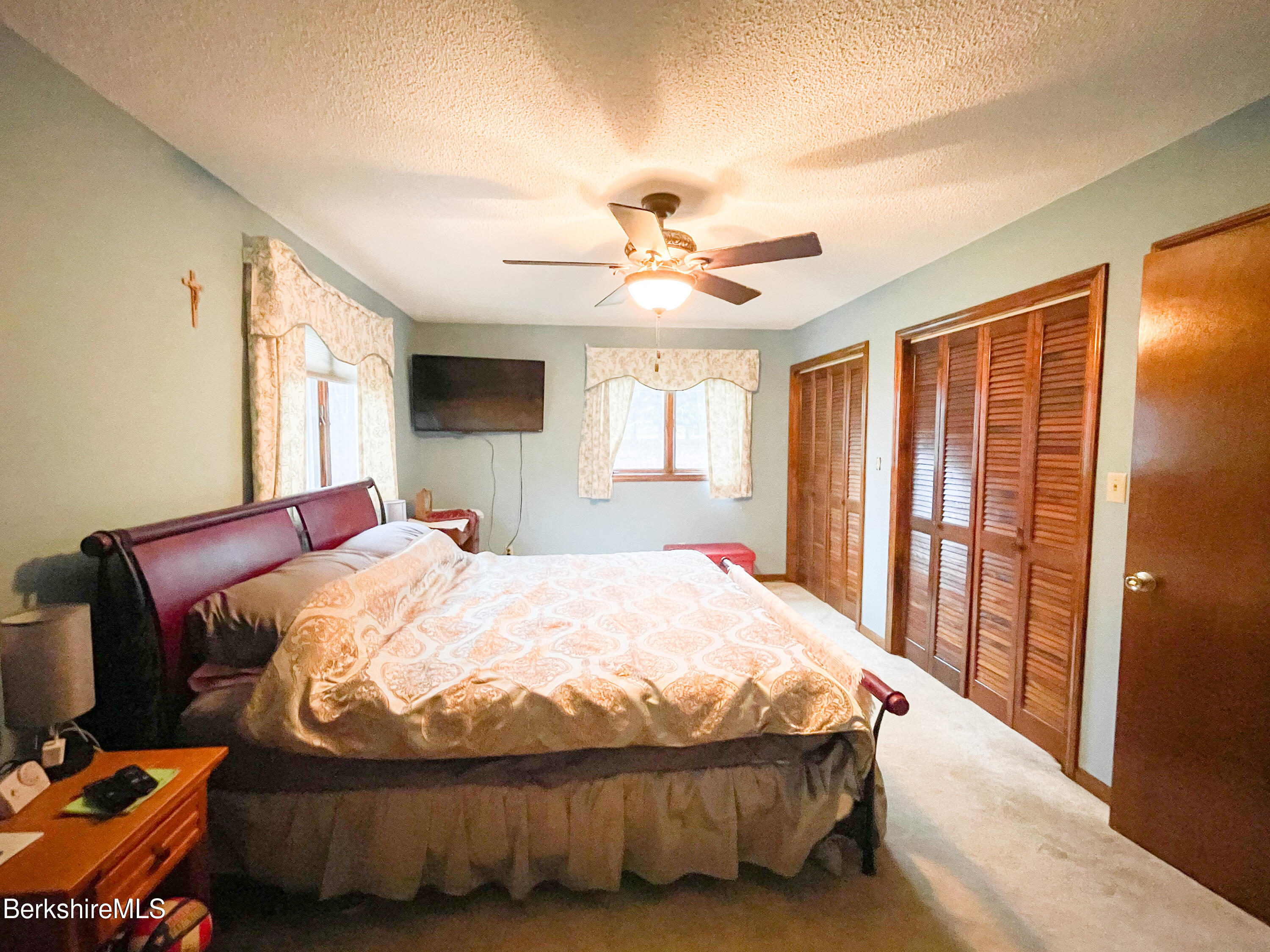252 Barker Road Pittsfield, MA 01201 - Photo 22 of 31 IMG_8116