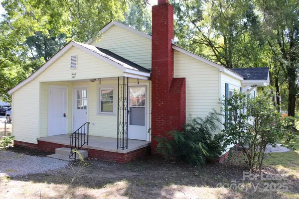 $1,525 | 39 Walnut Avenue Northwest, Concord, NC 28027