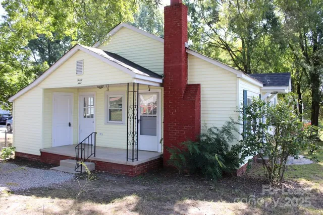 $1,525 | 39 Walnut Avenue Northwest, Concord, NC 28027