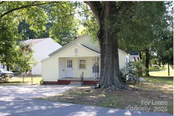 $1,525 | 39 Walnut Avenue Northwest, Concord, NC 28027