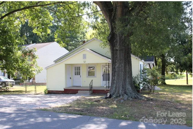 $1,525 | 39 Walnut Avenue Northwest, Concord, NC 28027