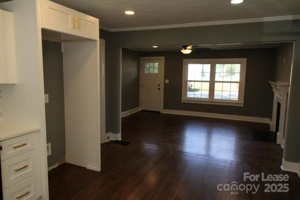$1,525 | 39 Walnut Avenue Northwest, Concord, NC 28027