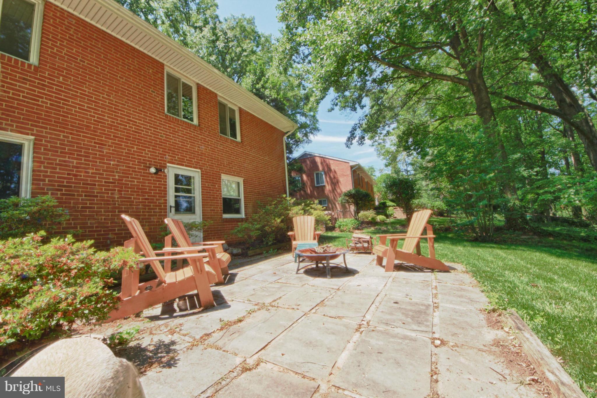 7600 Hamlet Street Springfield, VA 22151 - Photo 4 of 23 Exterior (Rear)
