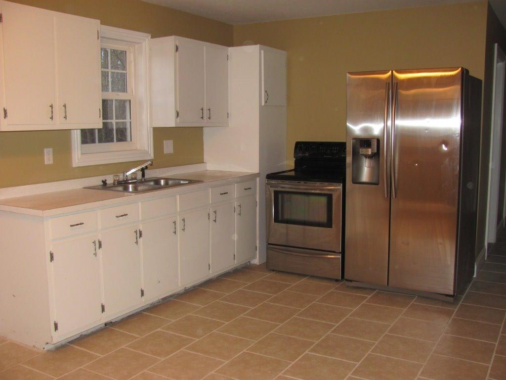 108 West Ridgeway McKee, KY 40447 - Photo 5 of 10 Kitchen