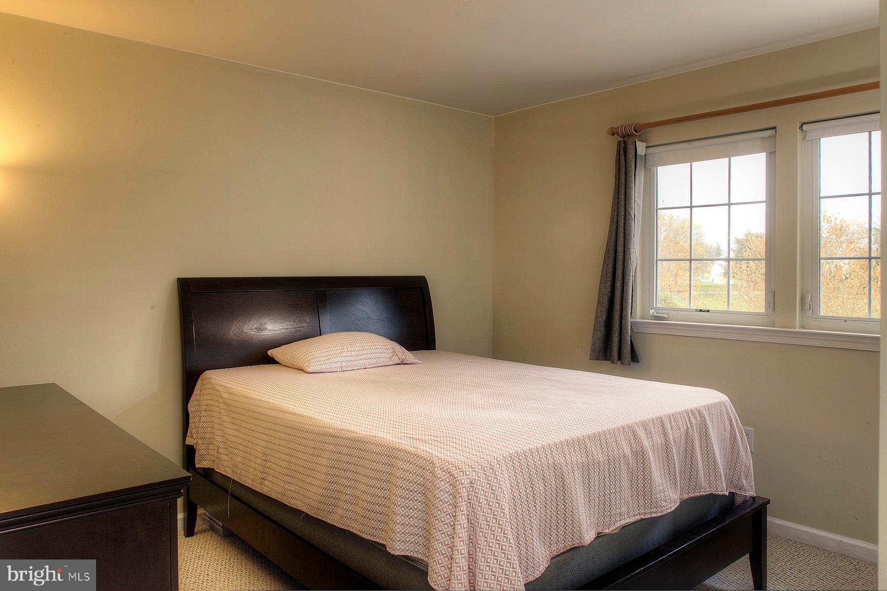 11 Donovan Road Pennington, NJ 08534 - Photo 18 of 32 Gallery Image 18