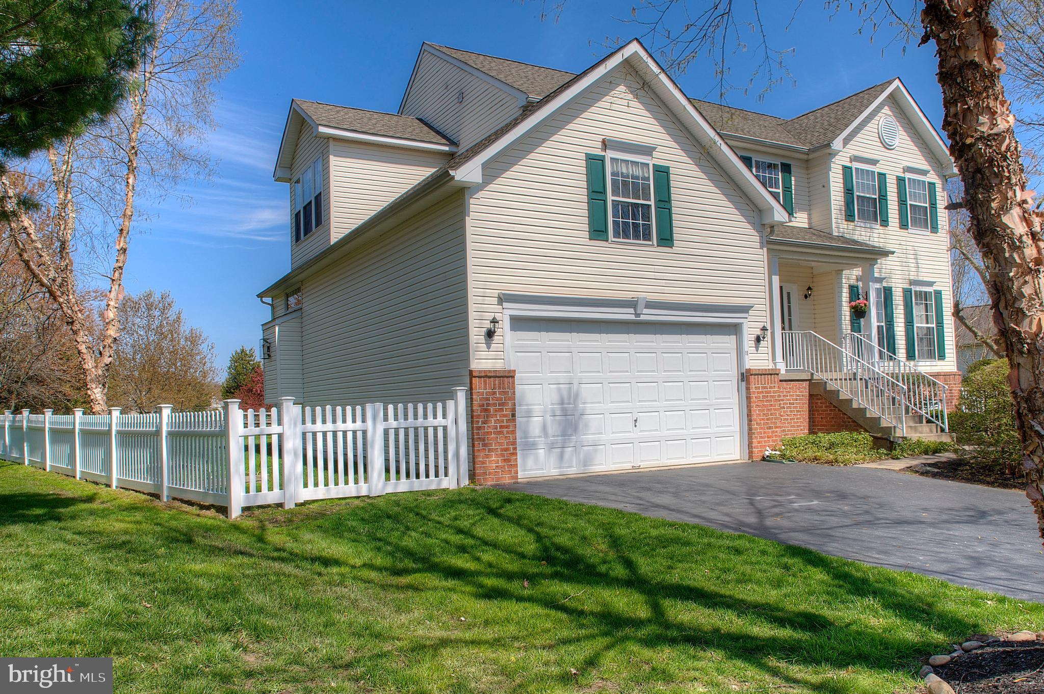 11 Donovan Road Pennington, NJ 08534 - Photo 3 of 32 Gallery Image 3