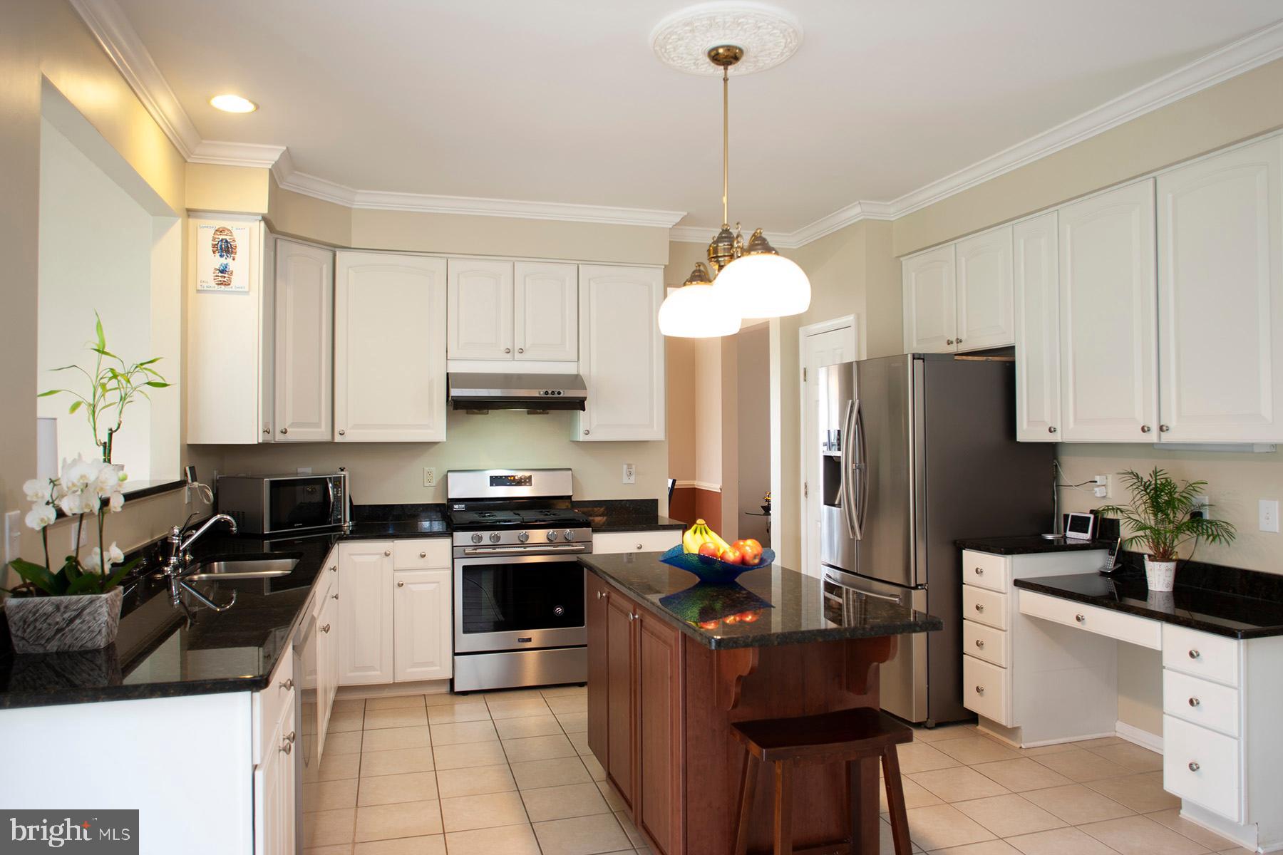 11 Donovan Road Pennington, NJ 08534 - Photo 8 of 32 Gallery Image 8