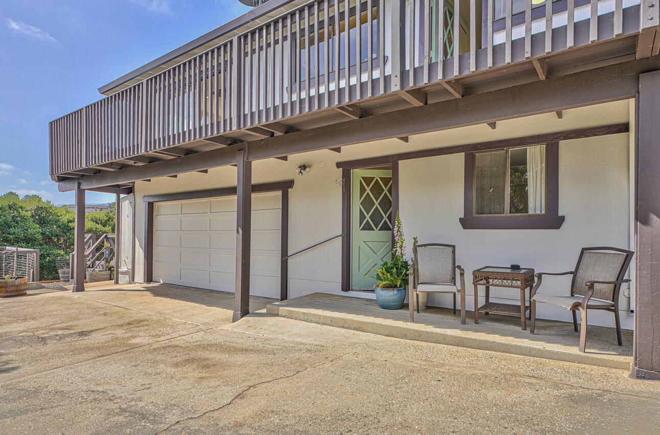 22607 Black Mountain Road Salinas, CA 93908 - Photo 14 of 36 a view of a balcony with furniture