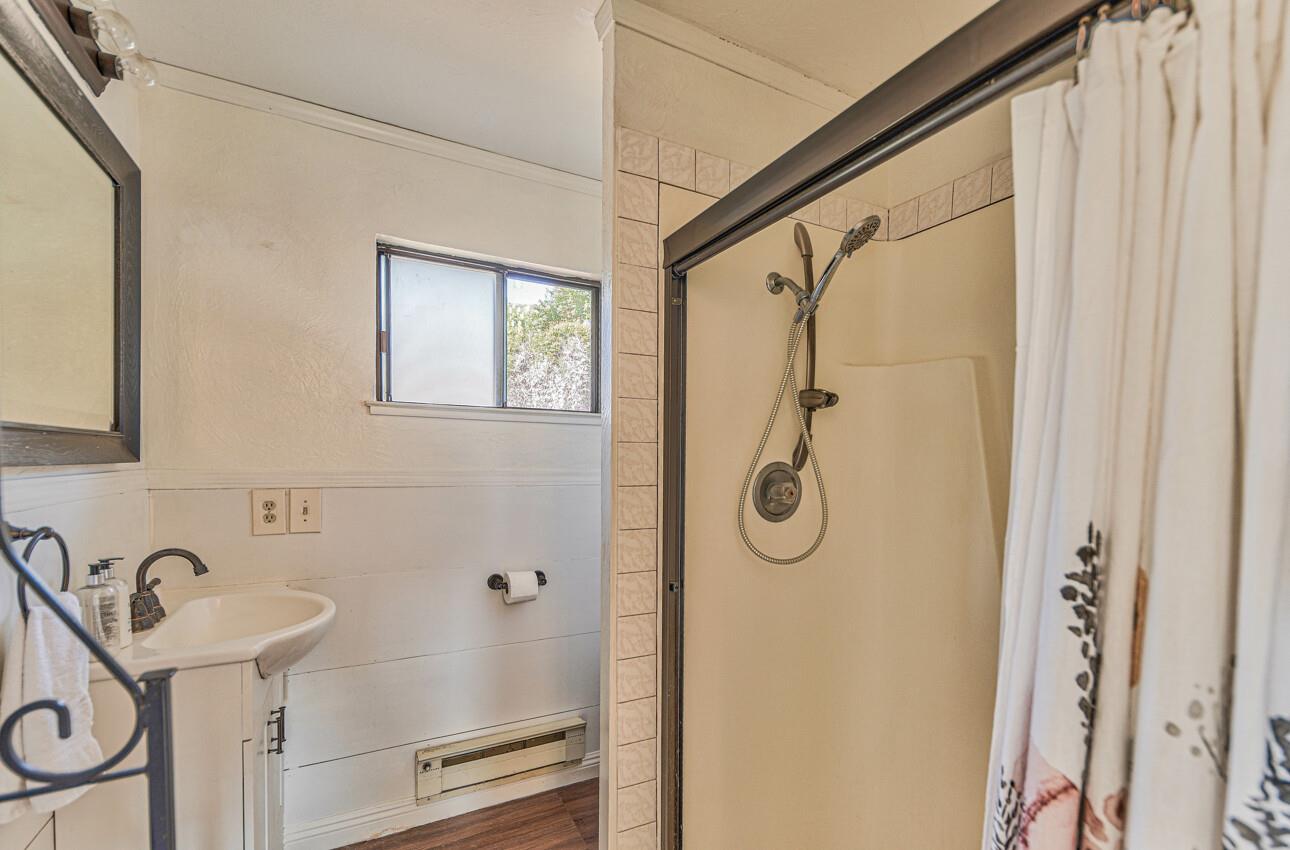 22607 Black Mountain Road Salinas, CA 93908 - Photo 18 of 36 a bathroom with a shower