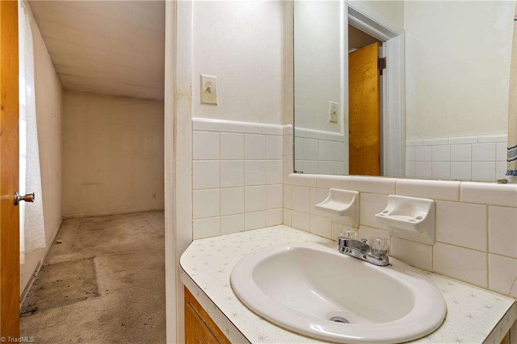 1227 Kingston Ridge Road Cary, NC 27511 - Photo 31 of 31 Gallery Image 31