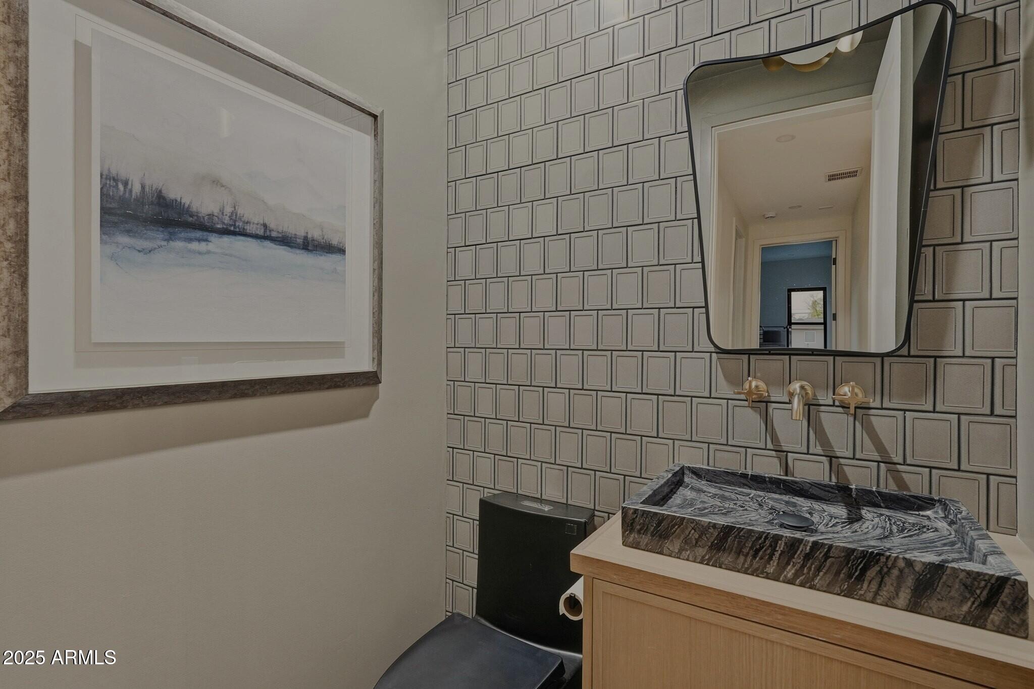 4234 North 42nd Place Phoenix, AZ 85018 - Photo 25 of 78 Powder bath