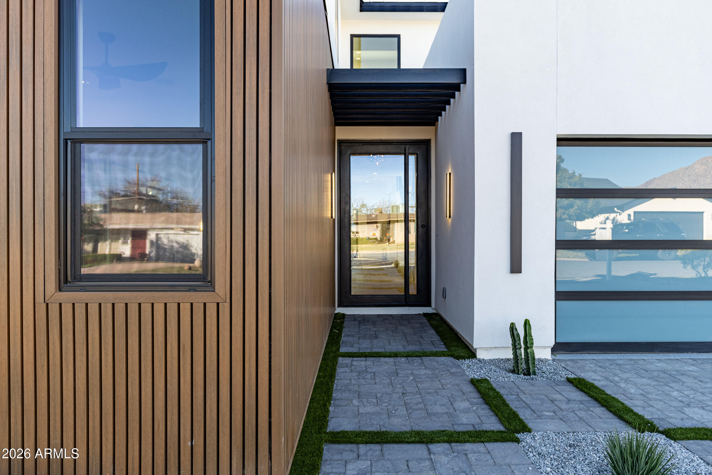 4234 North 42nd Place Phoenix, AZ 85018 - Photo 3 of 78 Entry