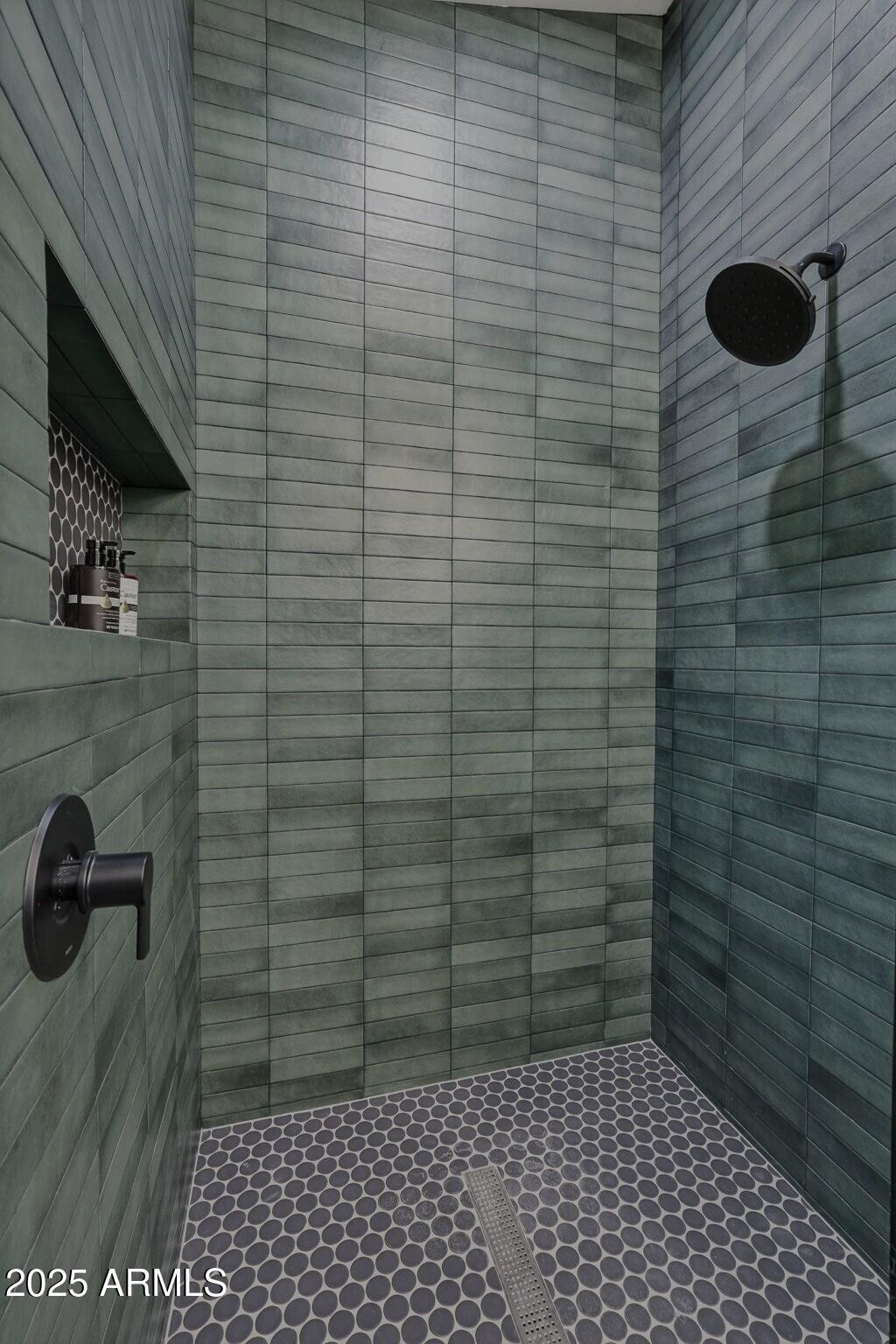 4234 North 42nd Place Phoenix, AZ 85018 - Photo 53 of 78 Upstairs guest suite bath