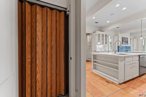 $800,000 | 231 Grand Lakes Drive, Baton Rouge, LA 70810