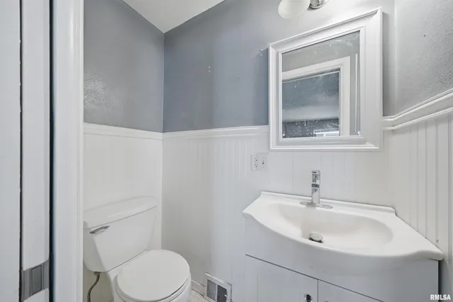 $224,900 | 1817 West Bel Aire Avenue, Peoria, IL 61614