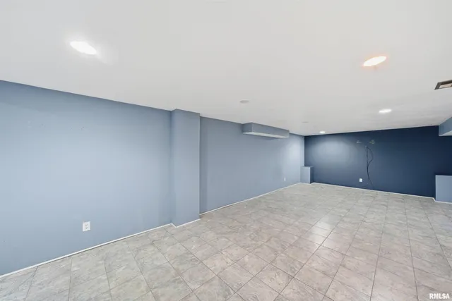 $224,900 | 1817 West Bel Aire Avenue, Peoria, IL 61614