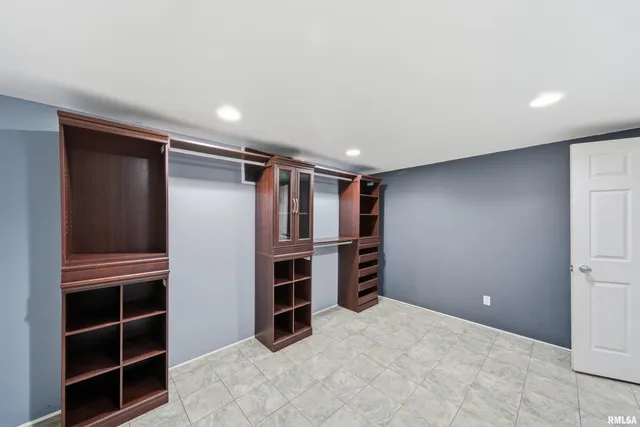 $224,900 | 1817 West Bel Aire Avenue, Peoria, IL 61614