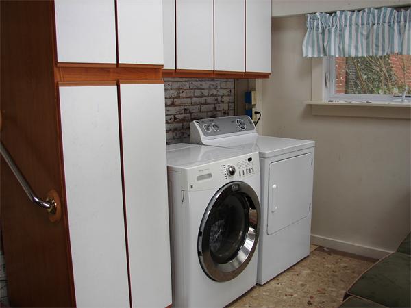 53 Wilder Road Sterling, MA 01564 - Photo 11 of 23 a utility room with dryer and washer