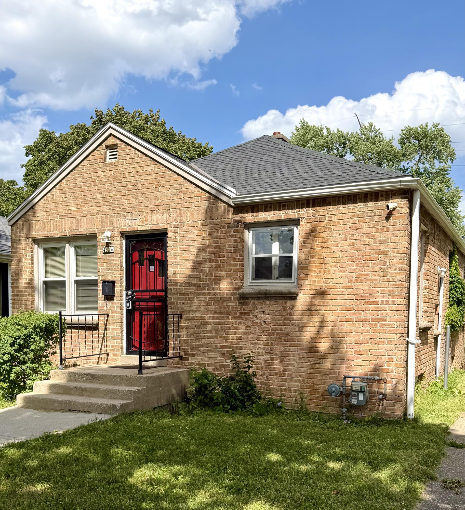 4656 North 21st Street Milwaukee, WI 53209 - Photo 1 of 20 4656 N 21st St.
