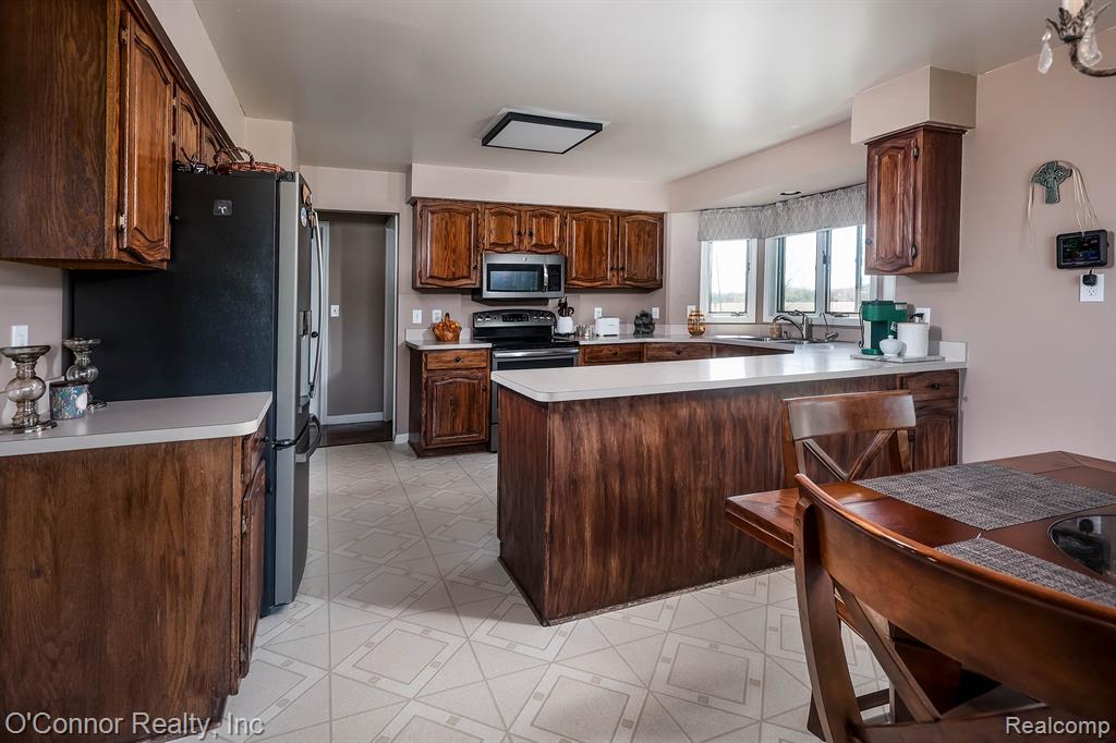 7978 Frith Road Columbus, MI 48063 - Photo 10 of 56