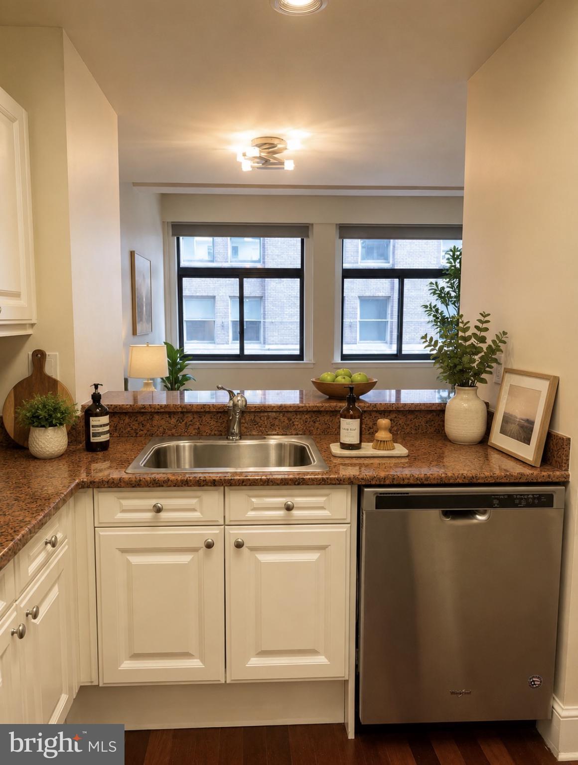 1500 Chestnut Street, Unit 6D Philadelphia, PA 19102 - Photo 3 of 9