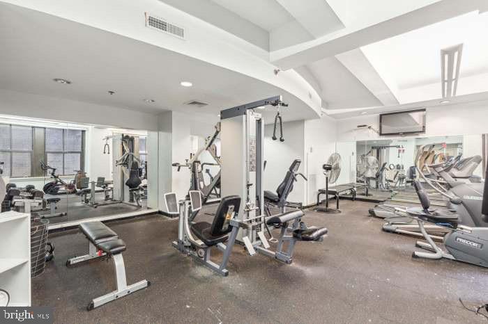 1500 Chestnut Street, Unit 6D Philadelphia, PA 19102 - Photo 8 of 9