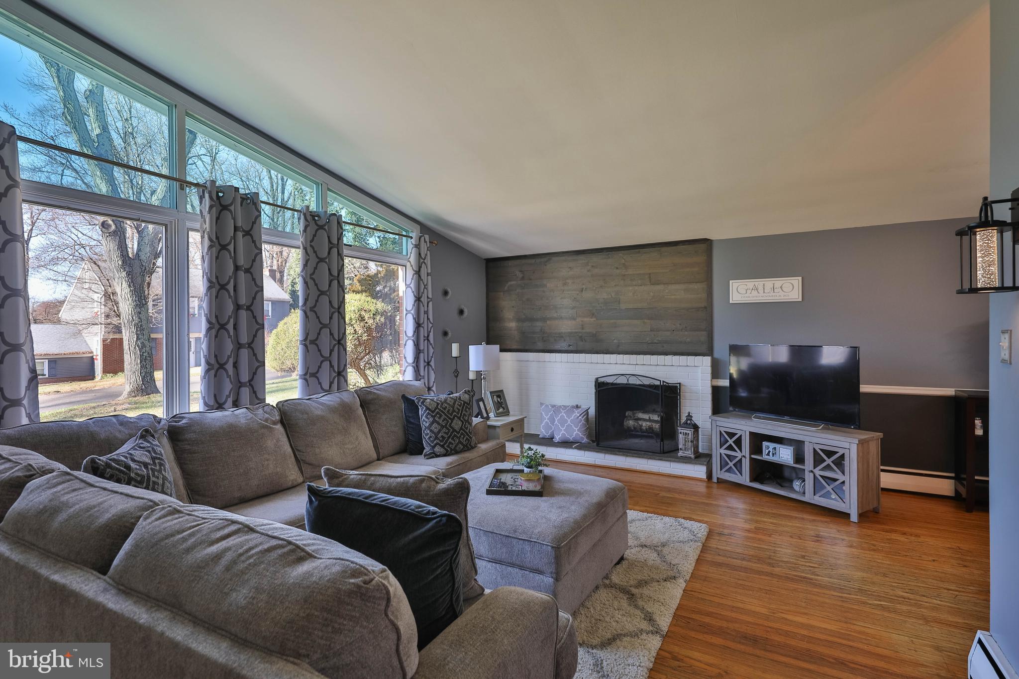 4401 Yates Road Bensalem, PA 19020 - Photo 3 of 37 Living room With Vaulted Ceilings
