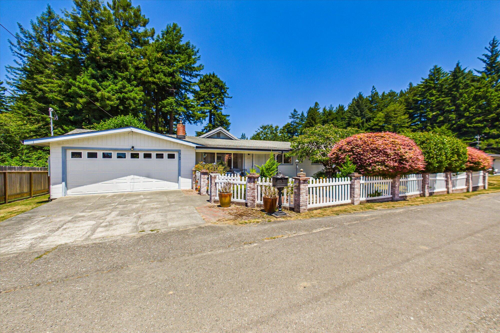 2105 Hurst Road Eureka, CA 95503 - Photo 1 of 54