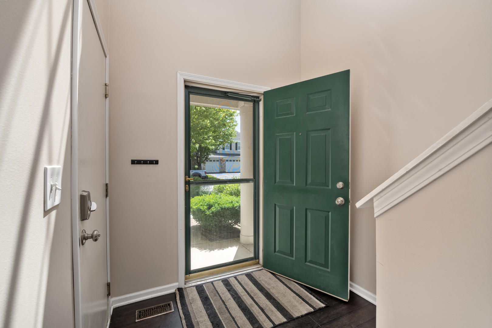 2427 Oak Tree Lane Plainfield, IL 60586 - Photo 9 of 24 a view of a room