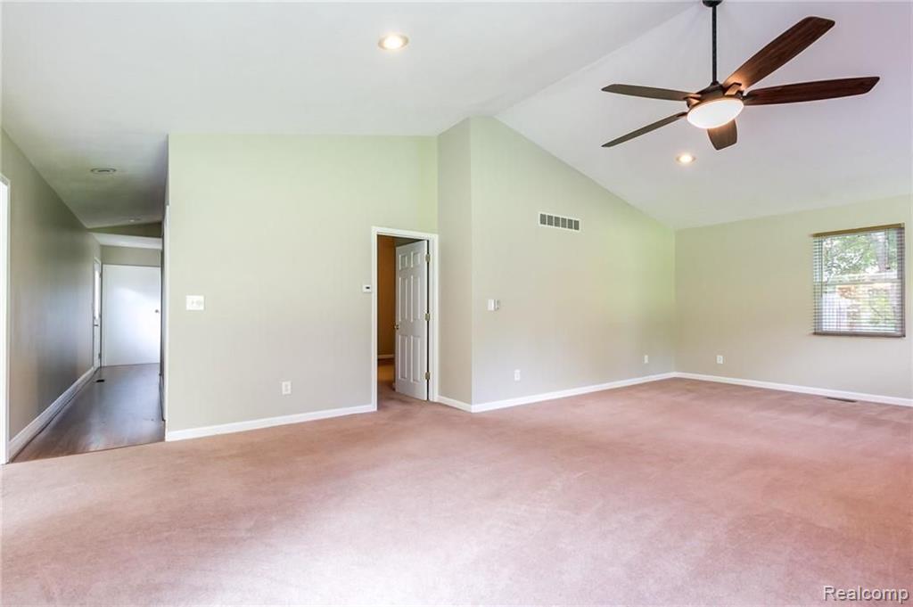 32740 Raphael Road Farmington, MI 48336 - Photo 23 of 36