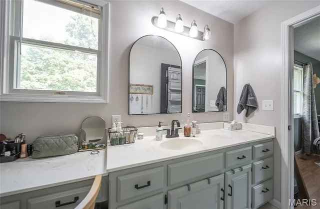 $295,000 | 24950 Majestic Lane, Lebanon, MO 65536