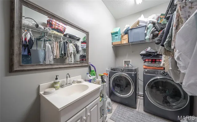 $295,000 | 24950 Majestic Lane, Lebanon, MO 65536