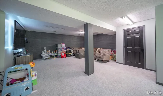 $295,000 | 24950 Majestic Lane, Lebanon, MO 65536