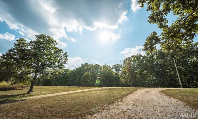 $295,000 | 24950 Majestic Lane, Lebanon, MO 65536