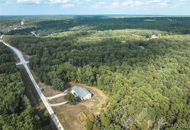 $295,000 | 24950 Majestic Lane, Lebanon, MO 65536