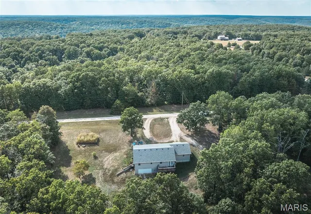 $295,000 | 24950 Majestic Lane, Lebanon, MO 65536