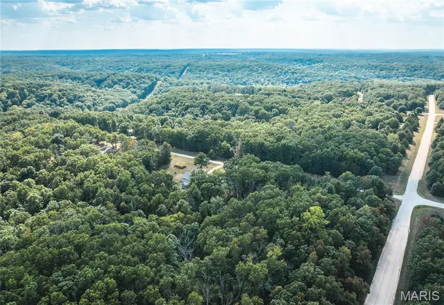 $295,000 | 24950 Majestic Lane, Lebanon, MO 65536