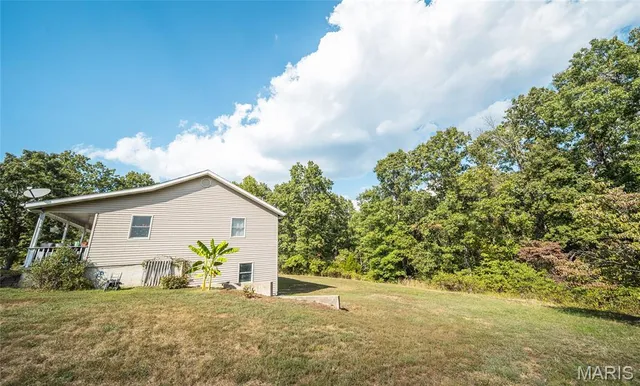 $295,000 | 24950 Majestic Lane, Lebanon, MO 65536